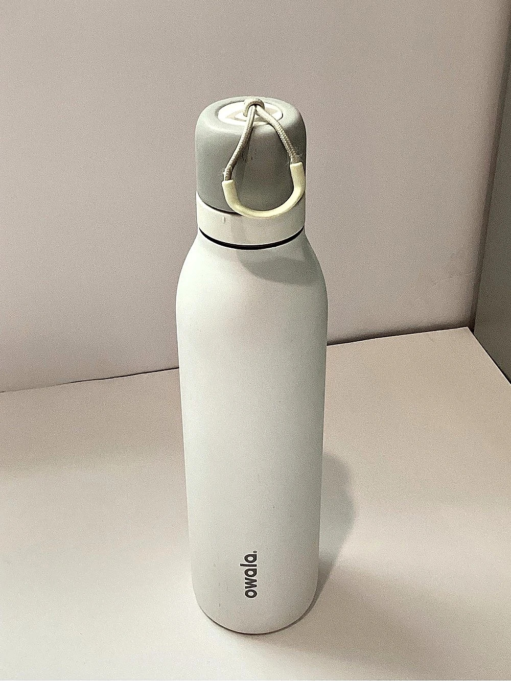 Owala FreeSip Twist Stainless Steel Water Bottle 24 oz White